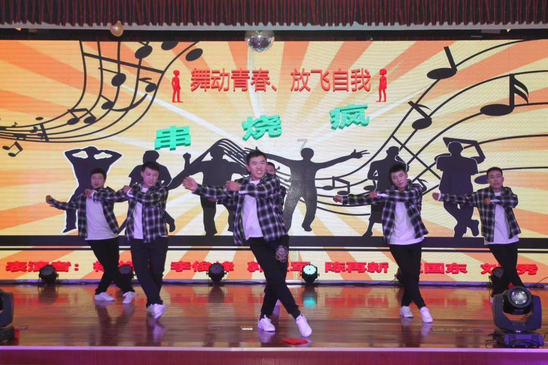 救援可怜的穴居人